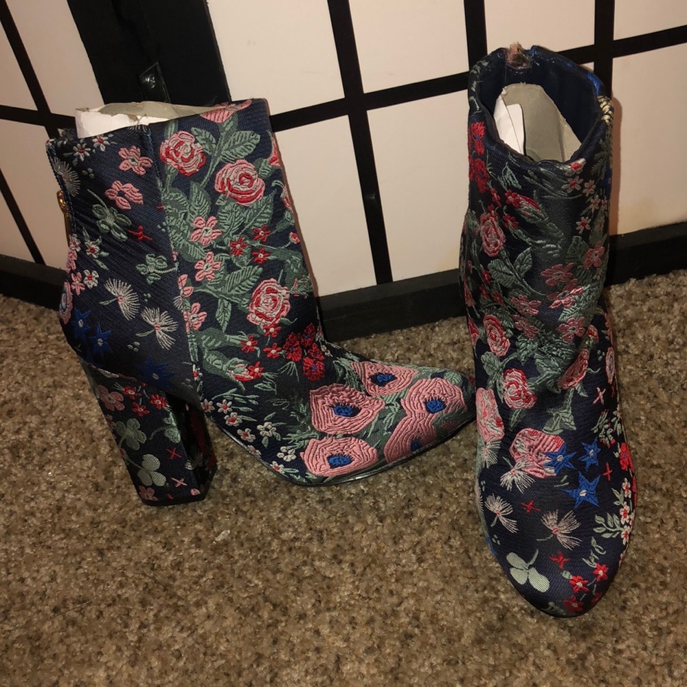 Brand new super cute boots with heels